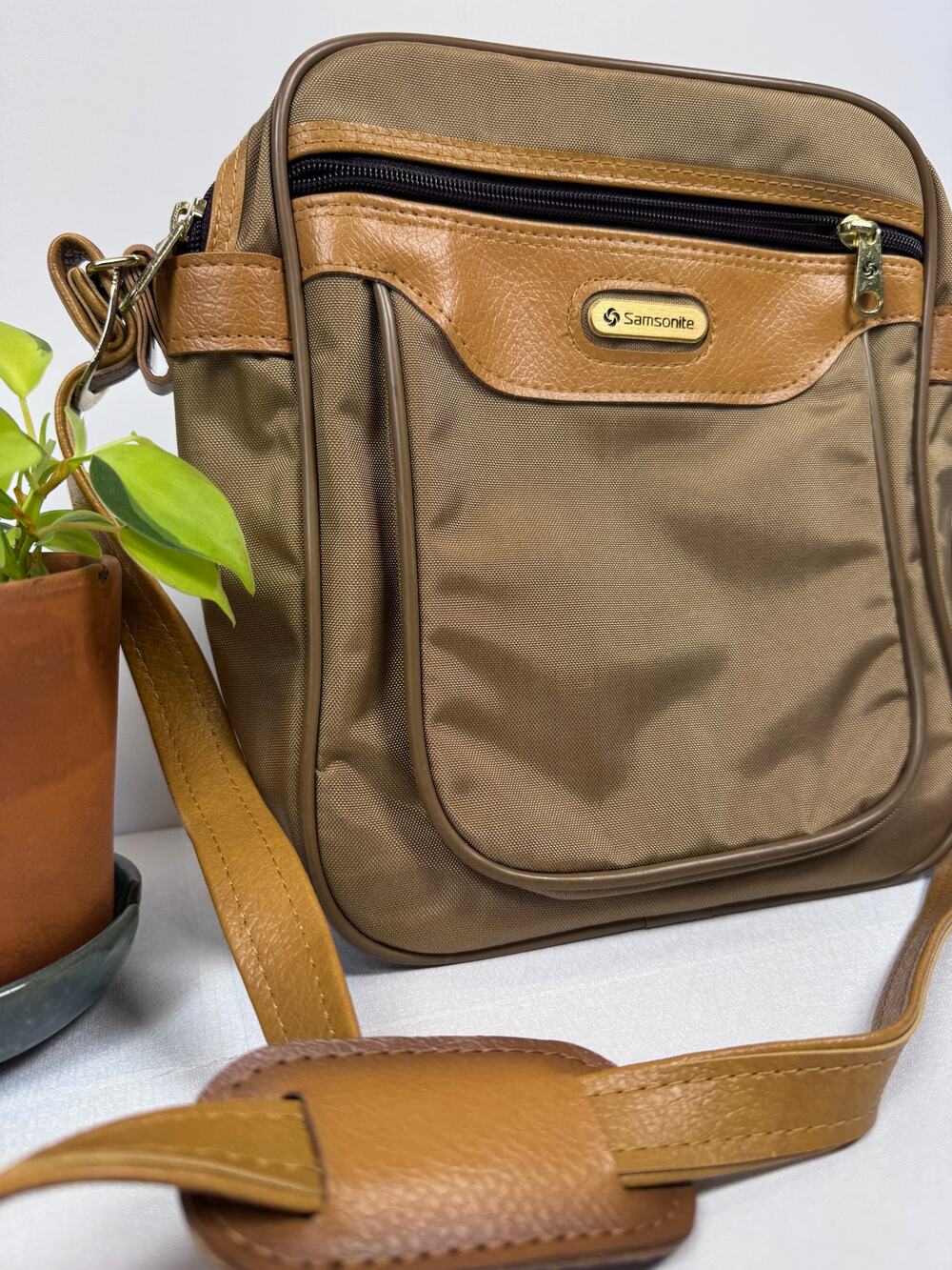 Samsonite Tan Brown Crossbody Shoulder Bag Vintage Travel Purse EUC